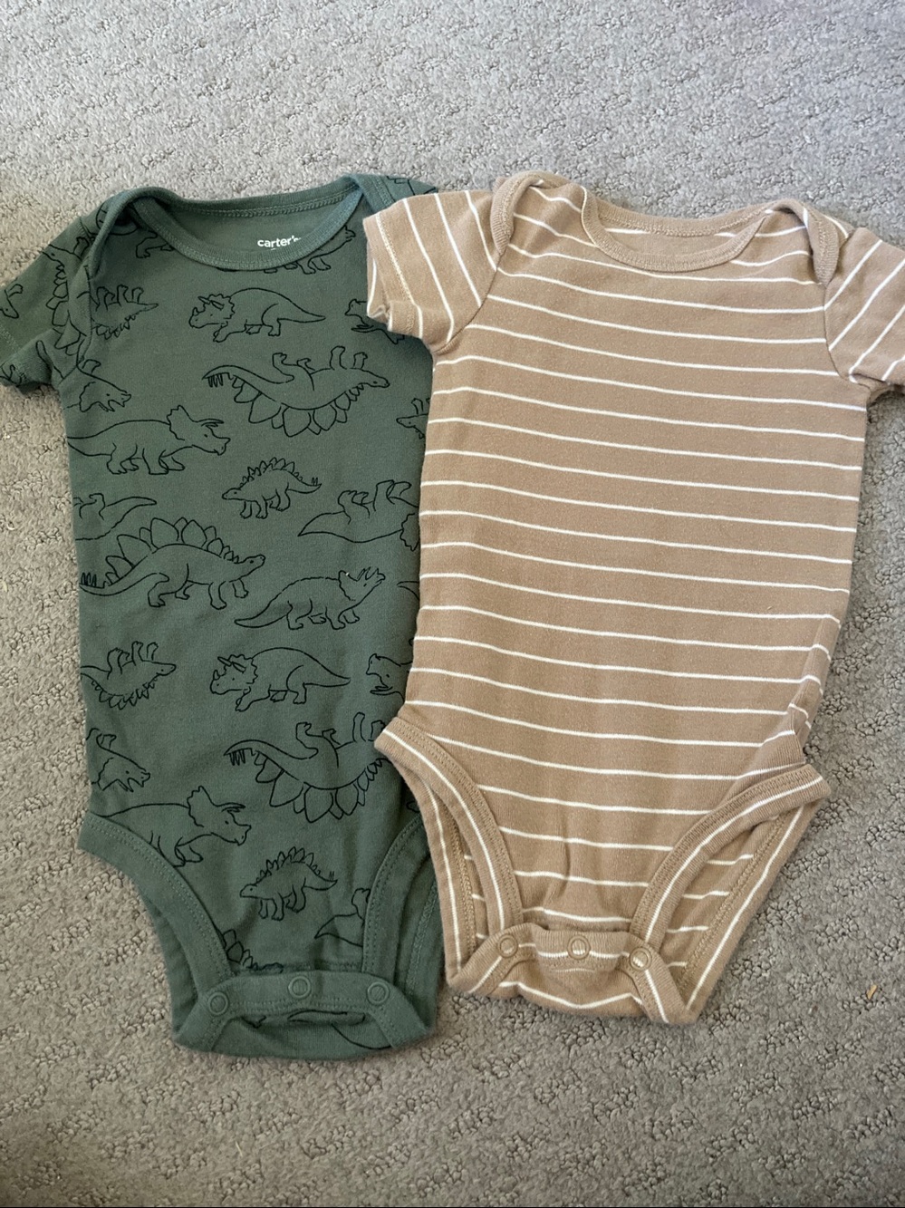 10-pc Bundle assorted baby boy clothes, 9M/12M. - Picture 6 of 9